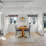 Nyaraló Loella - 35m From The Sea By Interhome *
