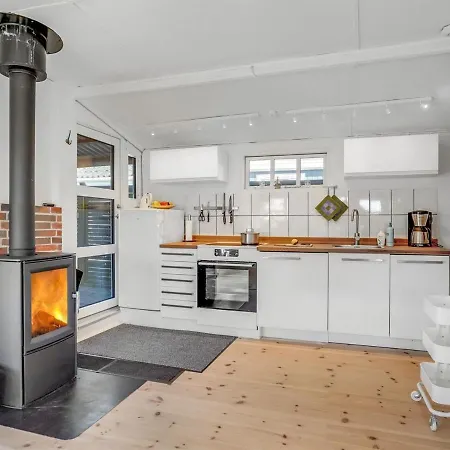 Holiday home Loella - 35m From The Sea In Funen By Interhome *