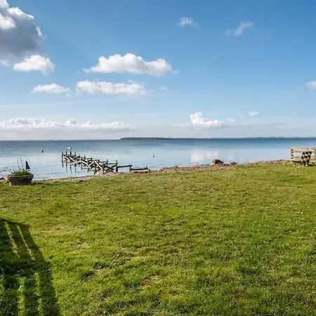 Loella - 35m From The Sea By Interhome