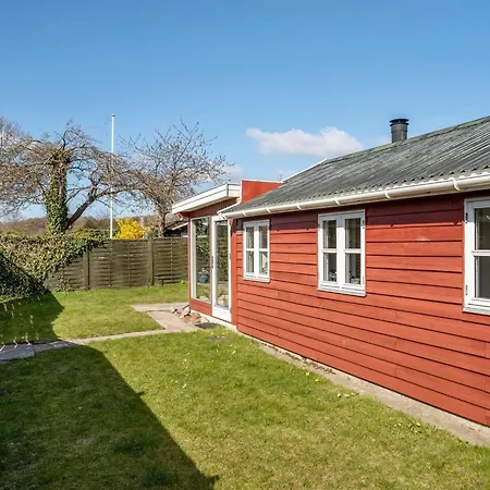 Loella - 35m From The Sea By Interhome