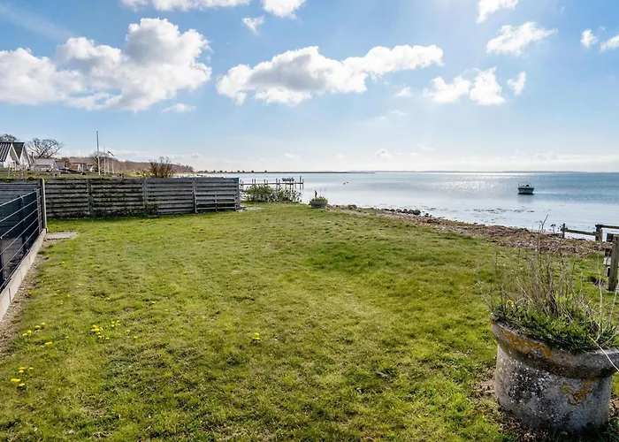 Loella - 35m From The Sea By Interhome *