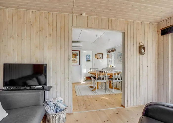 Loella - 35m From The Sea By Interhome *